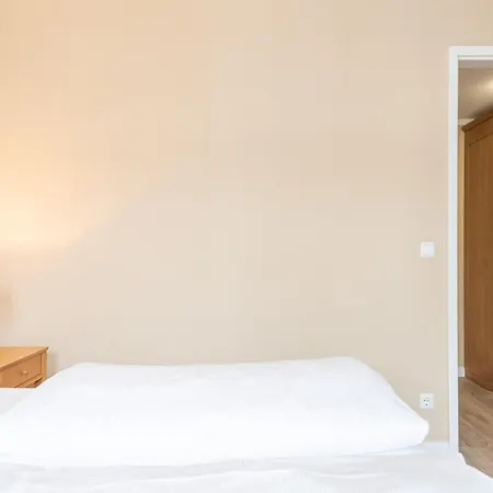 Apartment Schoene Mit Wanne Und Grossem Balkon In